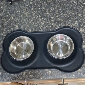 Like new puppy bowl holder